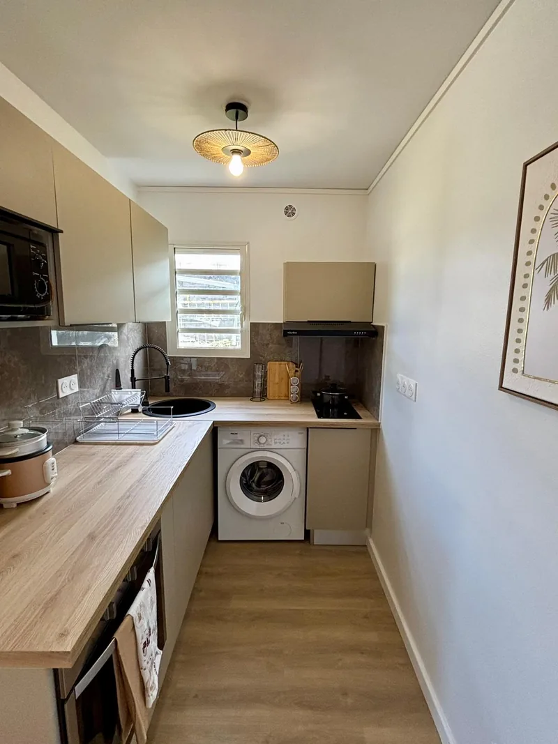Cuisine équipée livrée, logement prêt à louer