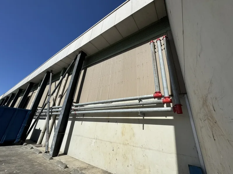 Colonne et vannes du système de sécurité incendie